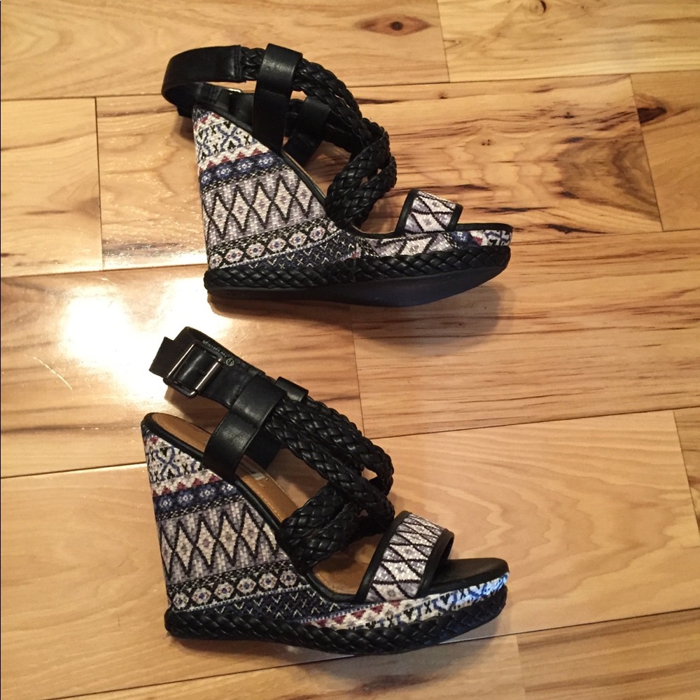 Not Rated Black and White Patterned Wedges